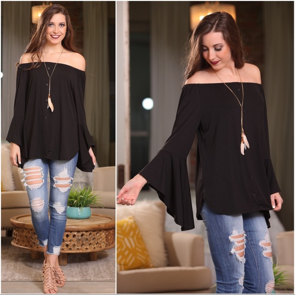 ✨LAST ONE ✨ off shoulder bell sleeve button down - Picture 3 of 6